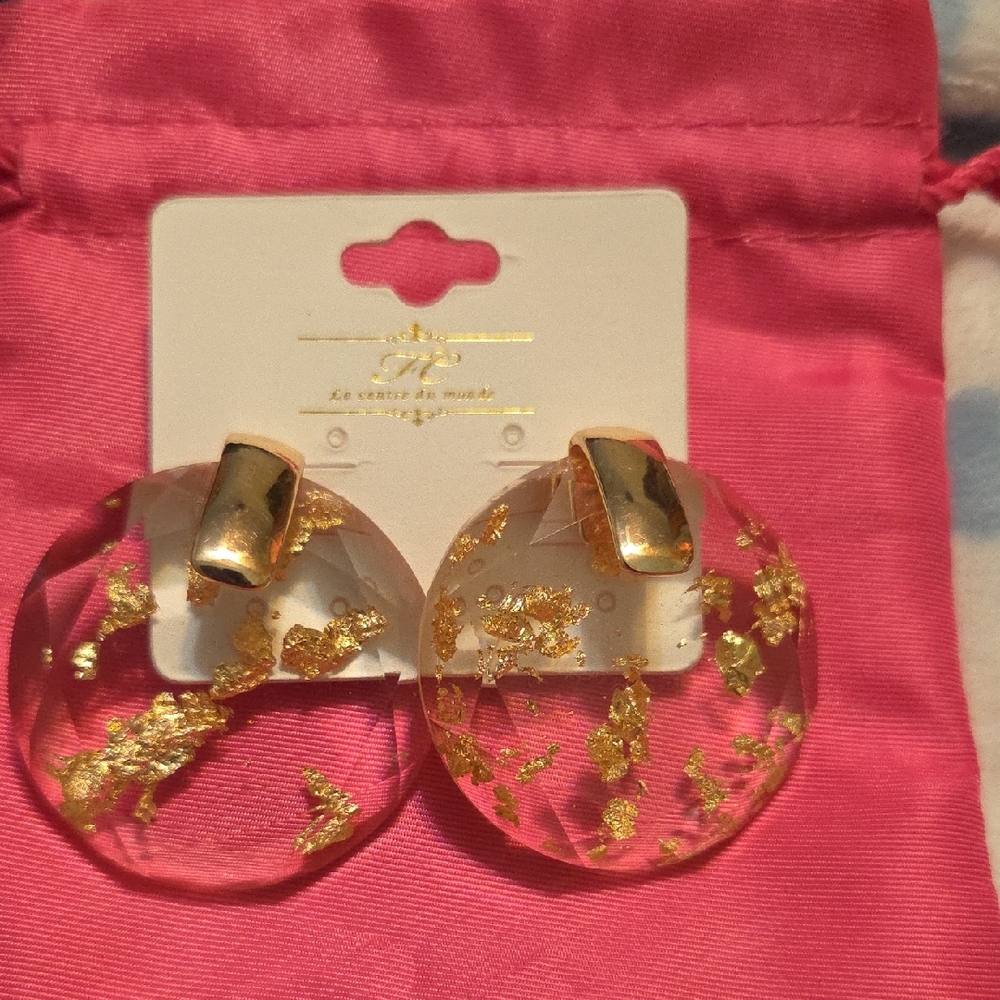Gold Flake Clear Round Earrings